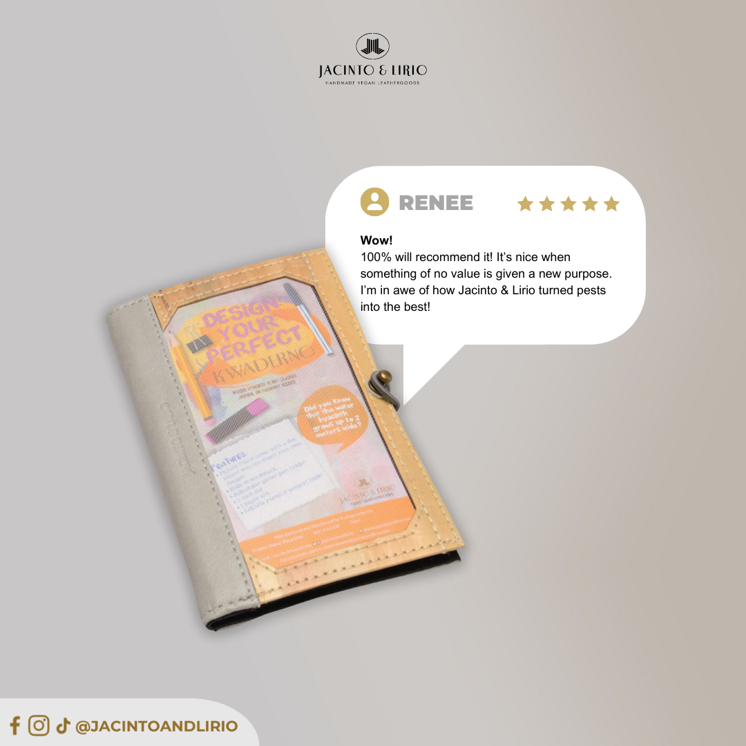 Customer review of the Pinto Mini Personalizable Passport Holder, praising its functionality and customizable features.