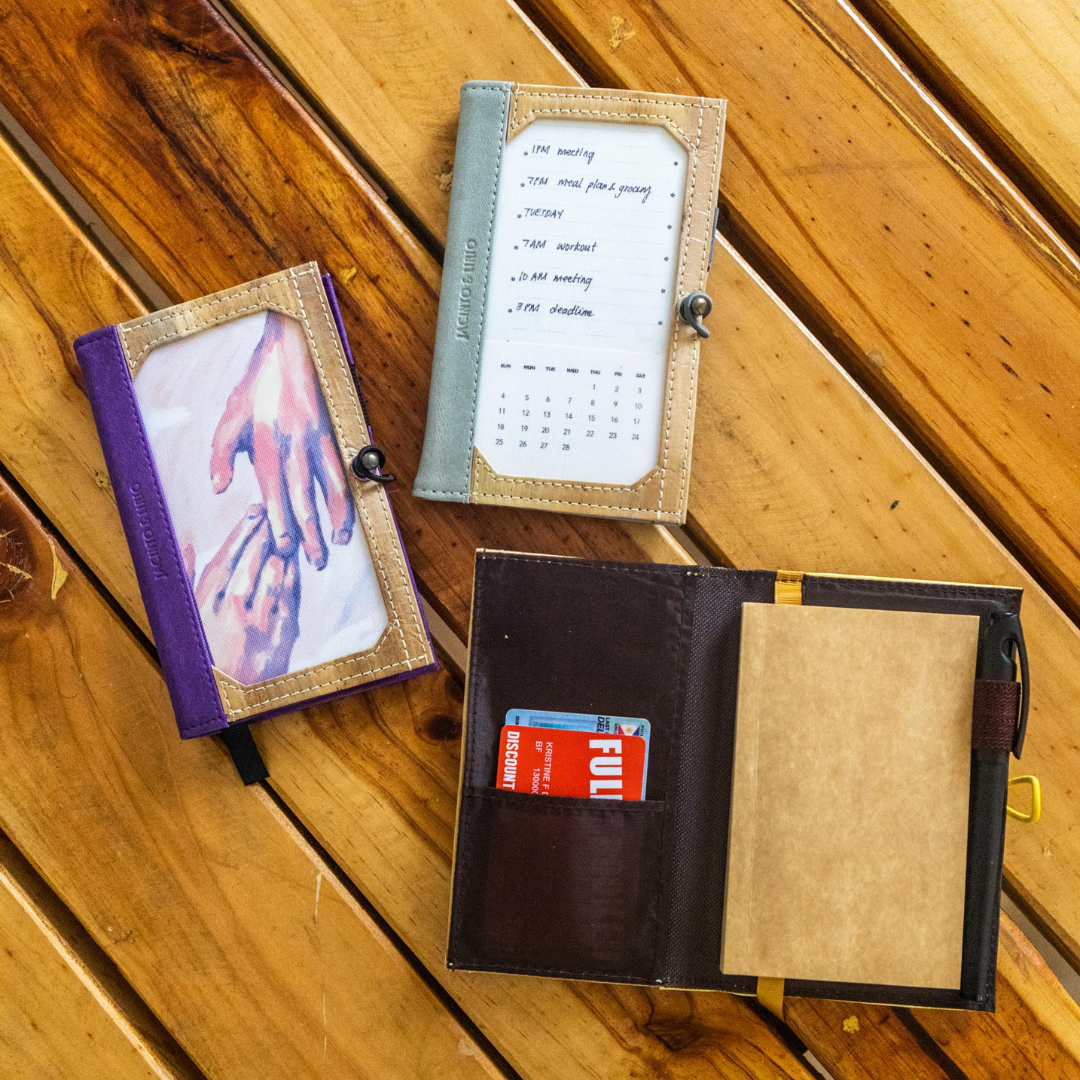 Jacinto & Lirio
Pinto Personalizable Refillable Vegan Leather Journal (mini)