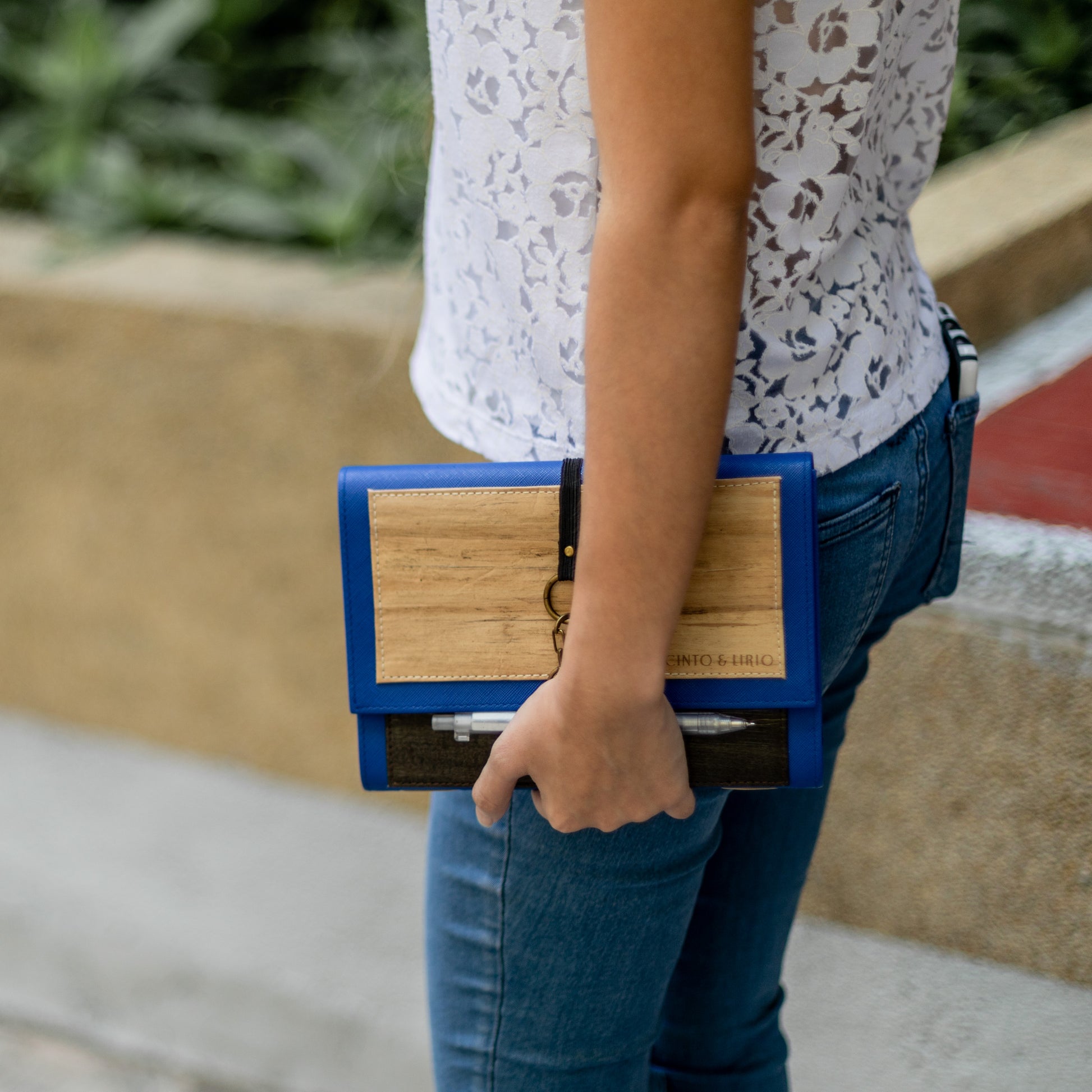 1 pc Artisan II Medium – Cobalt Blue-Black