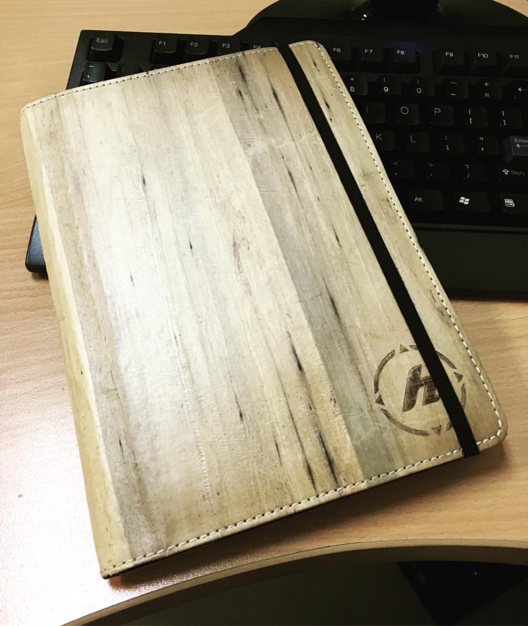 Logo Engraving Personalization - Jacinto & Lirio