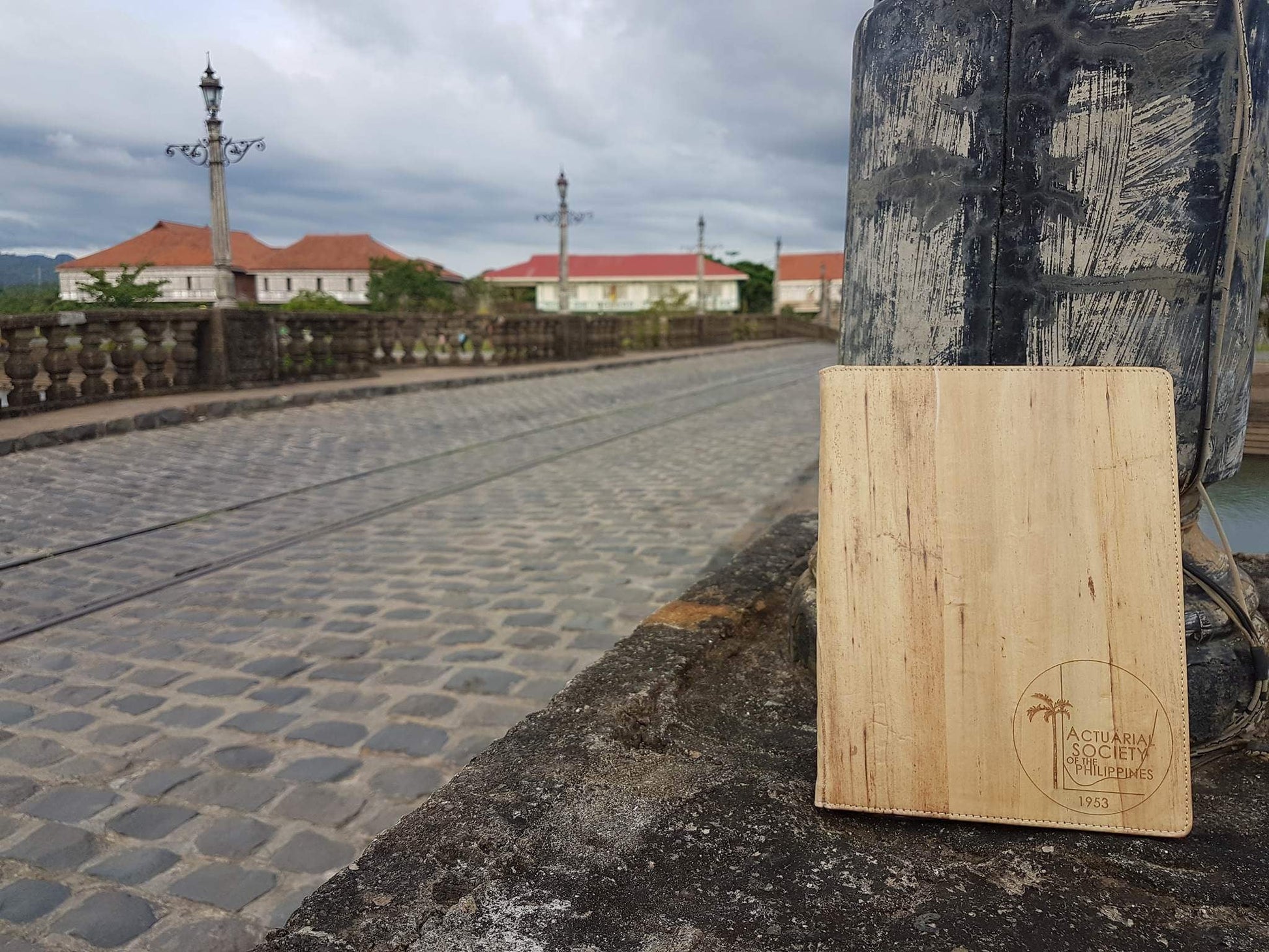 Logo Engraving Personalization - Jacinto & Lirio