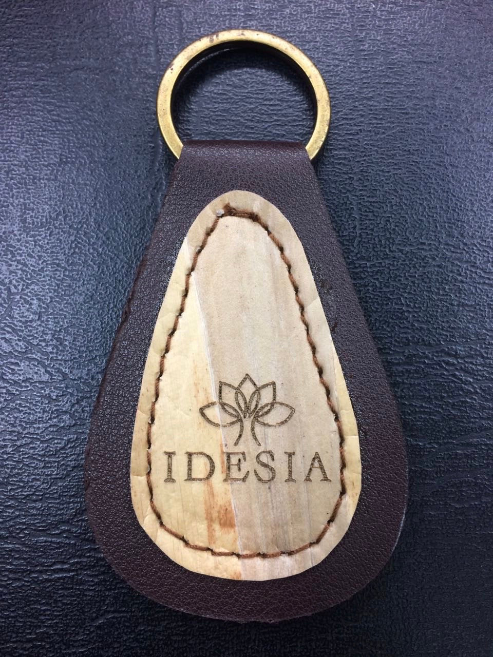 Vegan Leather Idesia Keyfob Keychain - Jacinto & Lirio