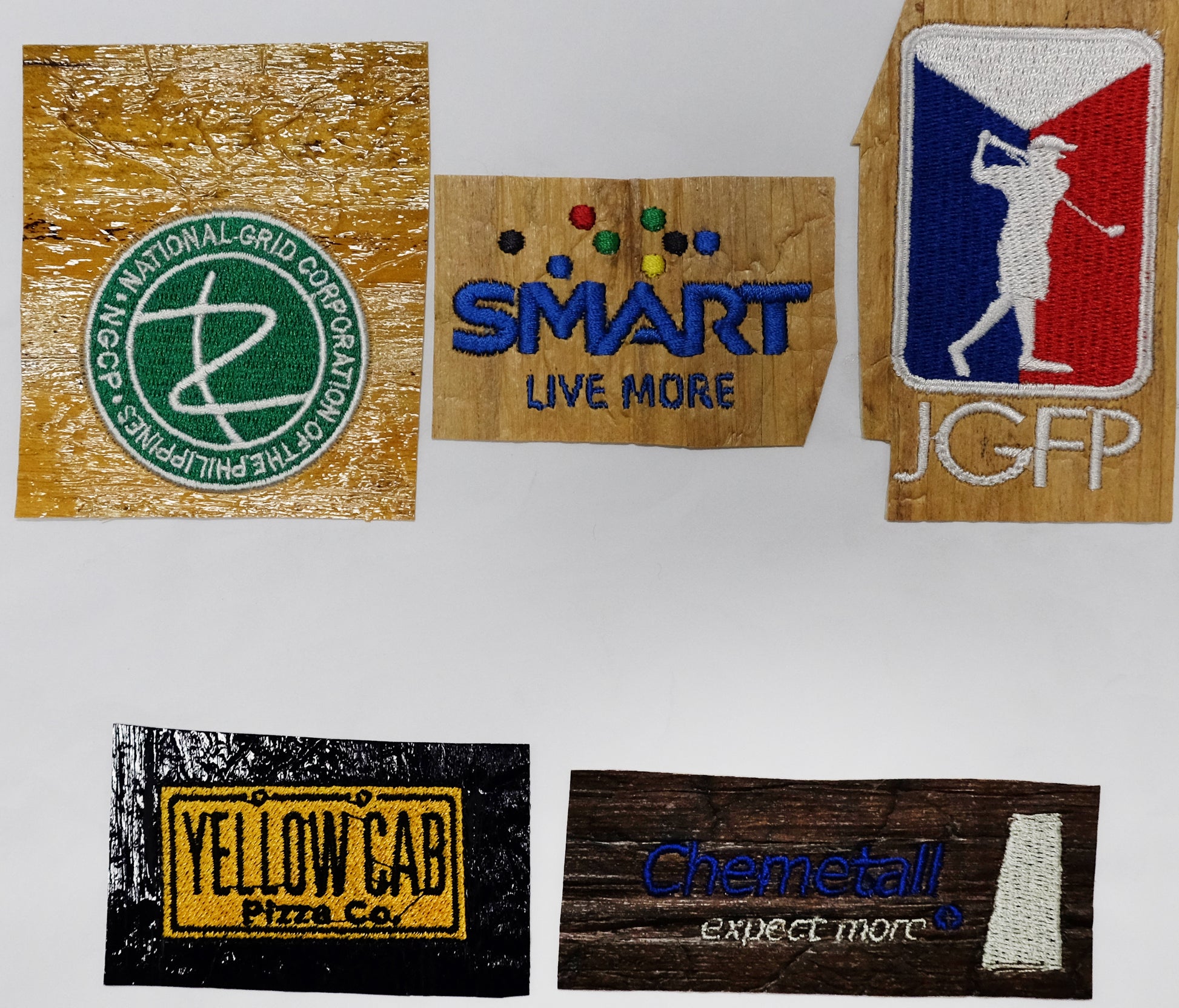 Famous logos such as that of SMART and Yellow Cab embroidered in high-quality on vegan leather.