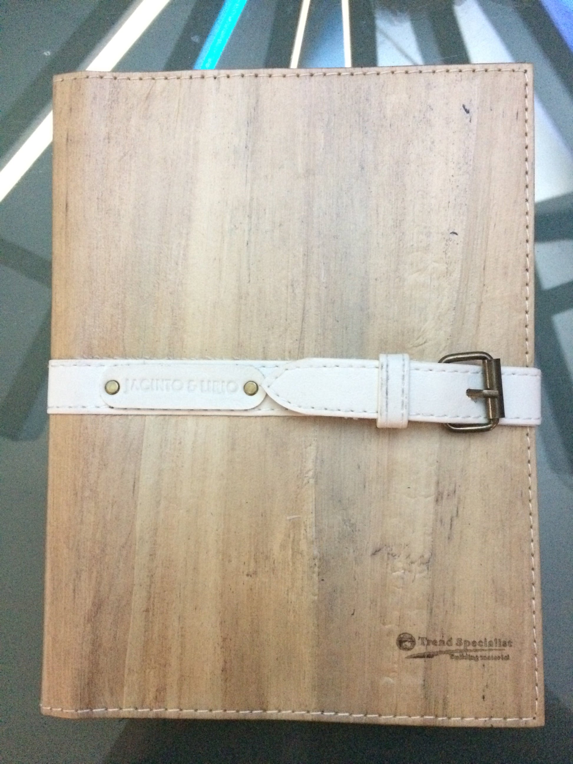 Logo Engraving Personalization - Jacinto & Lirio