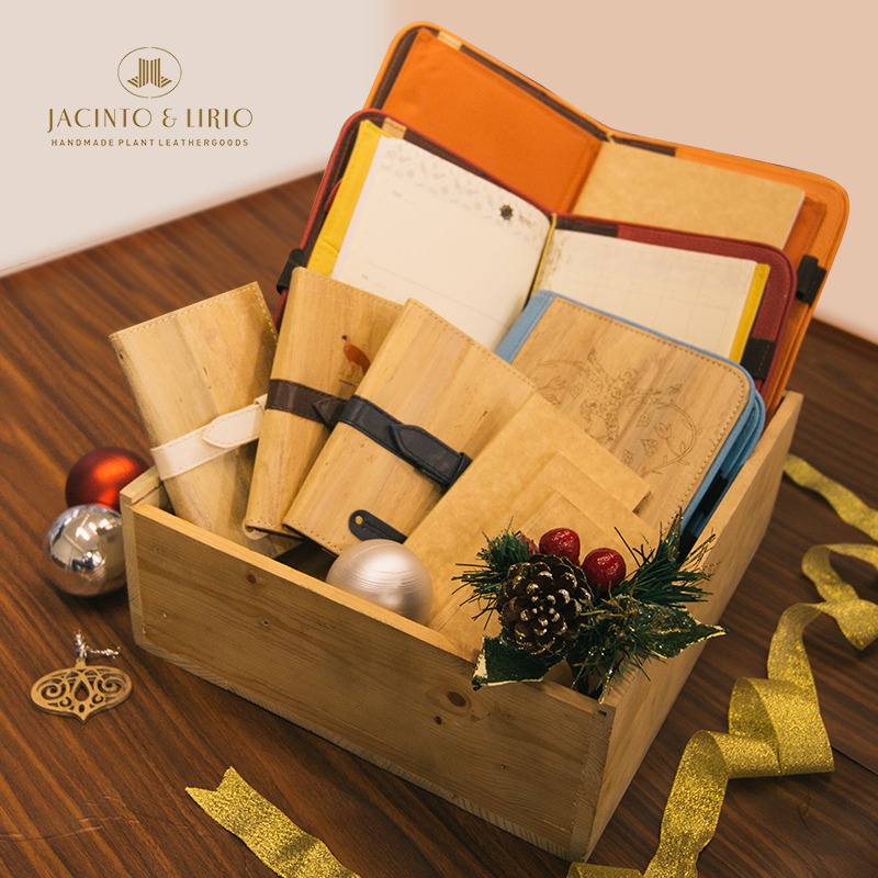Twelve Days of Christmas: Christmas Holiday Gift Set - Jacinto & Lirio