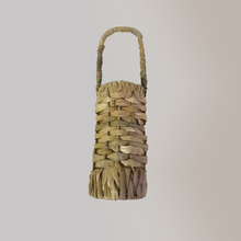 Load image into Gallery viewer, Wine Holder Water Hyacinth with Wood Accent - Jacinto &amp; Lirio