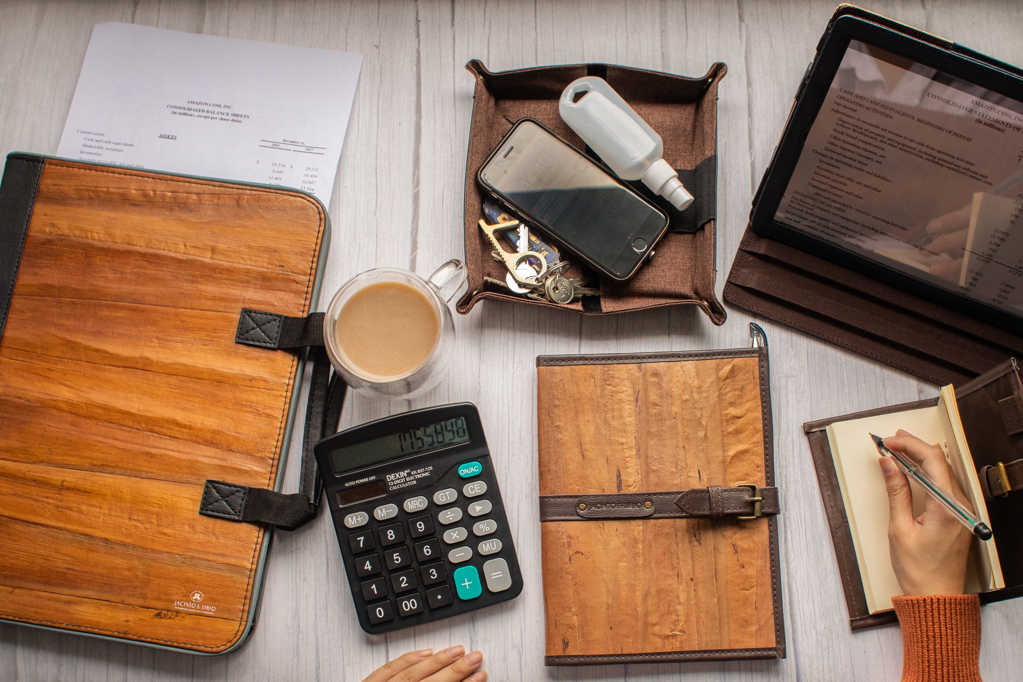 Load video: END TO END CORPORATE GIFTING SERVICE