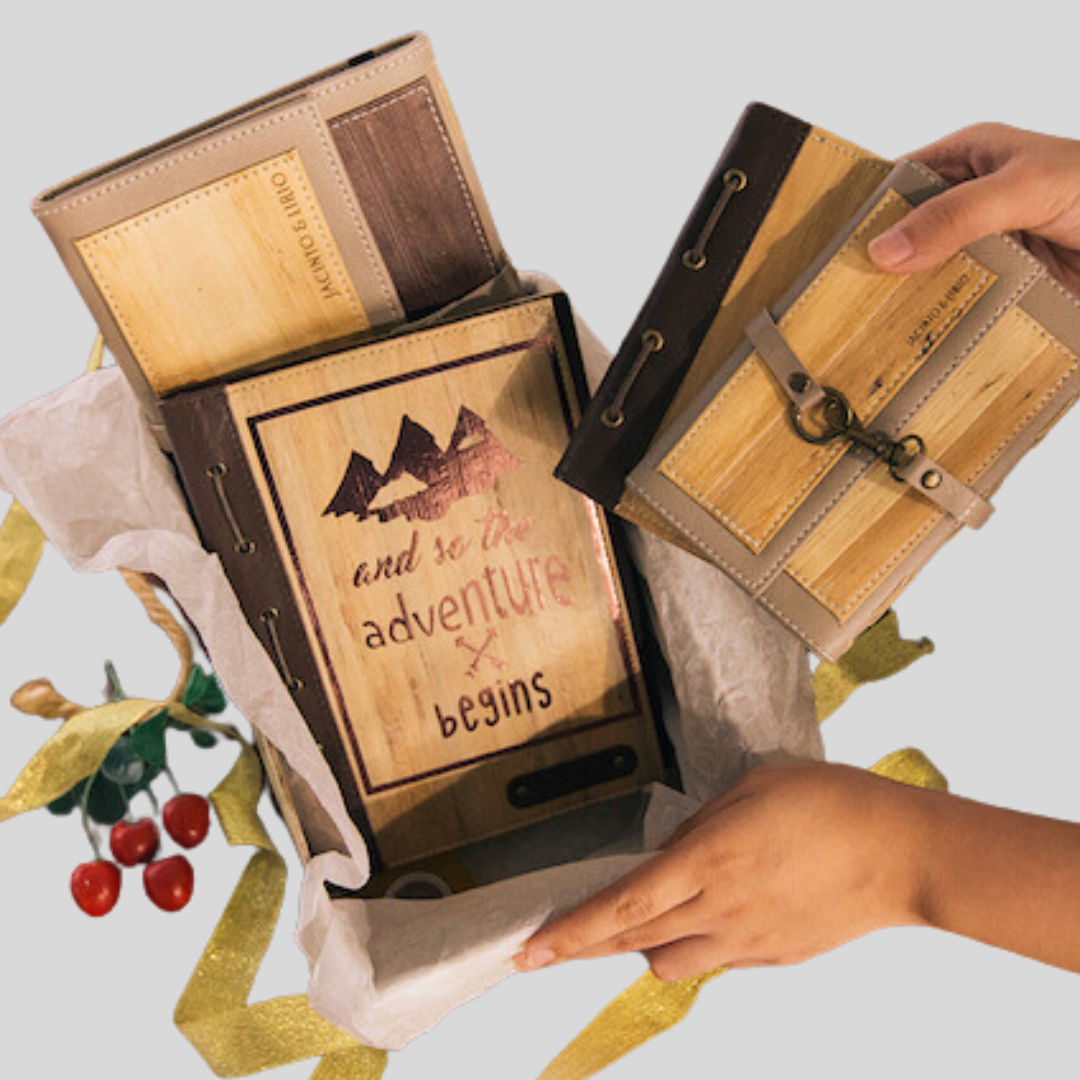 Scribblers' Holiday: Christmas Holiday Gift Set - Jacinto & Lirio